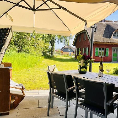 Ferienhaus Strandleben 09 Feriendorf Klein Stresow Ruegen By Ruyastay プットブス エクステリア 写真